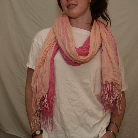 LUCKY BRAND Multi-Colored Pink Scarf With Silky Soft Feel - Picture 2 of 4